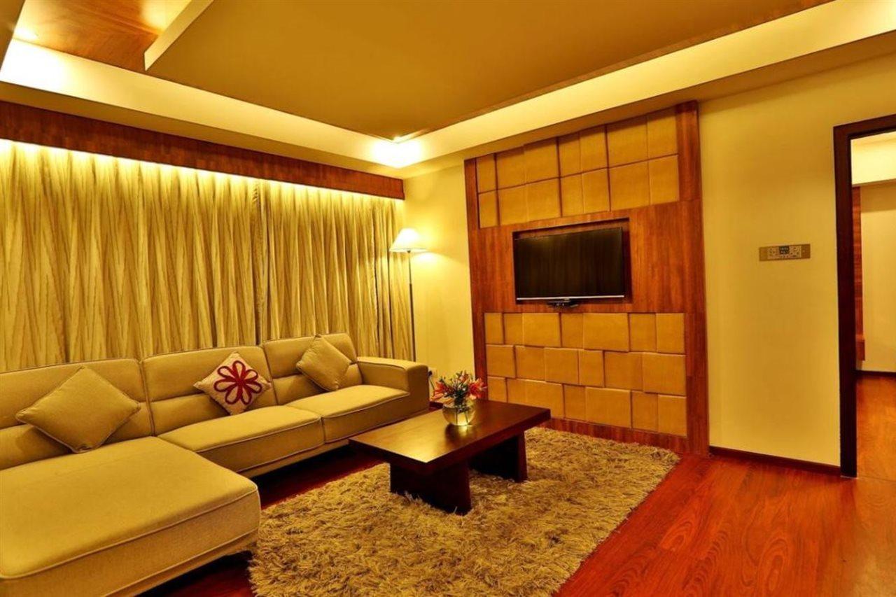 Hotel Olive Downtown à Kochi Extérieur photo