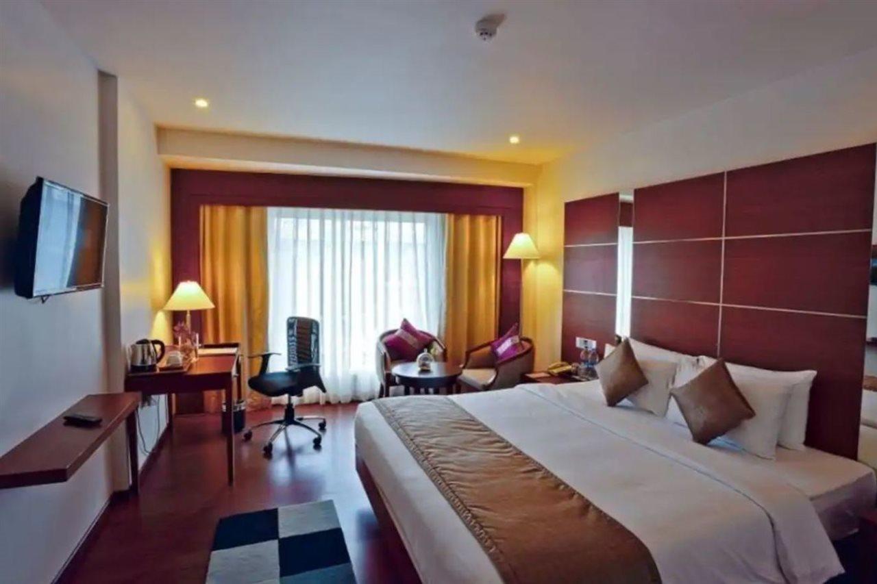 Hotel Olive Downtown à Kochi Extérieur photo