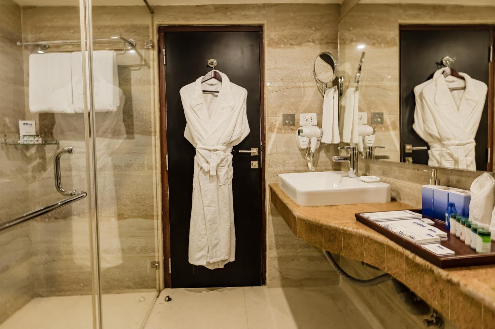Hotel Olive Downtown à Kochi Extérieur photo